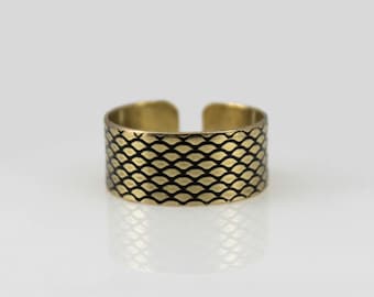 Fish scale - unisex brass ring, adjustable gold colored ring for man and woman, minimalist jewelry, wide ring