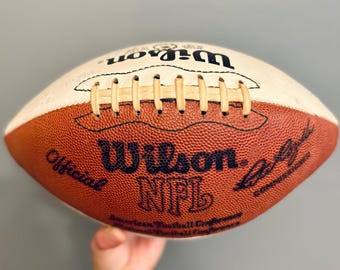 Fußball-Erinnerungsstücke für Männerhöhle | "Steve Bartkowski signiert ""NFL Football""."