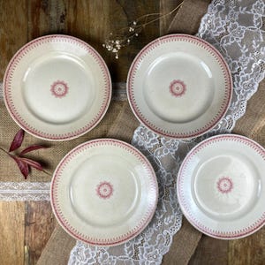 Set of 4 Antique “Ogives” U & C Sarreguemines Flat Plates in Ironstone | Vintage French Tableware Red and White