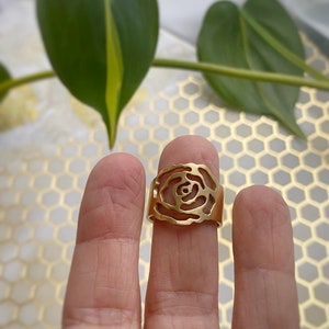 Alexis Rose Inspired Flower Ring Rose Ring Flower Ring in Brass or Sterling Silver Indie Style Ring Boho Ring Stylish Ring Rose image 6