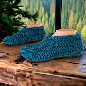 Knitting Pattern - Slippers Knit Flat on Straight Needles - Bulky Yarn Knitting Pattern - Knitted Slippers  Beginner Knitting - English Only