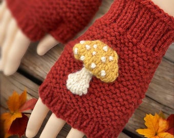 Knitting Pattern - Mushroom Fingerless Gloves Toadstool – Knit Flat on Straight Needles, Written Instructions, Video Tutorial - English Only
