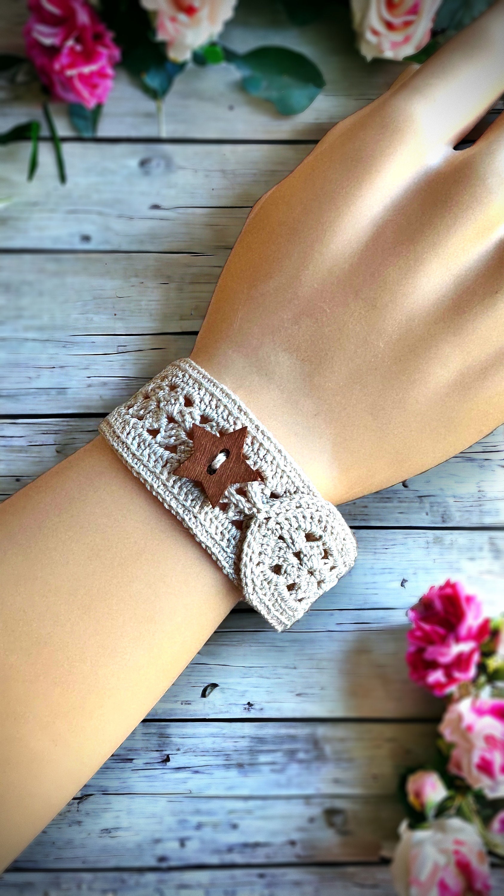 38 Crochet Jewellery Patterns with Brooches, Earrings, Bracelets 27 Crochet Pattern How to Crochet a Beautiful Bracelet How