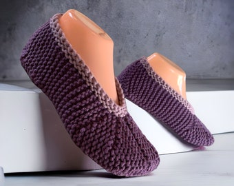 Knitting Pattern - Round Toe Slippers - Knitting Tutorial for Tablet, Phone Computer - Photo Tutorial - Unisex Slipper Pattern- English Only