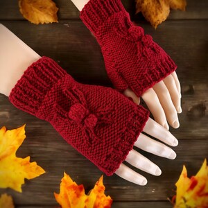 Knitting Pattern Fingerless Gloves with SPIDERS Knit Flat on 2 Needles with How-to Video Links Half Gloves Mitts English Only image 6