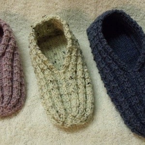 Knitting Pattern - Easy to Knit Slippers Tutorial - Knitting Pattern for Computer, Tablet and Smart Phone - English Only
