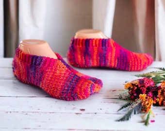 Knitting Pattern - Slip-On Slippers for Adults – Easy Slippers to Knit on Straight Needles - Easy to Knit Knitting Tutorial - English Only