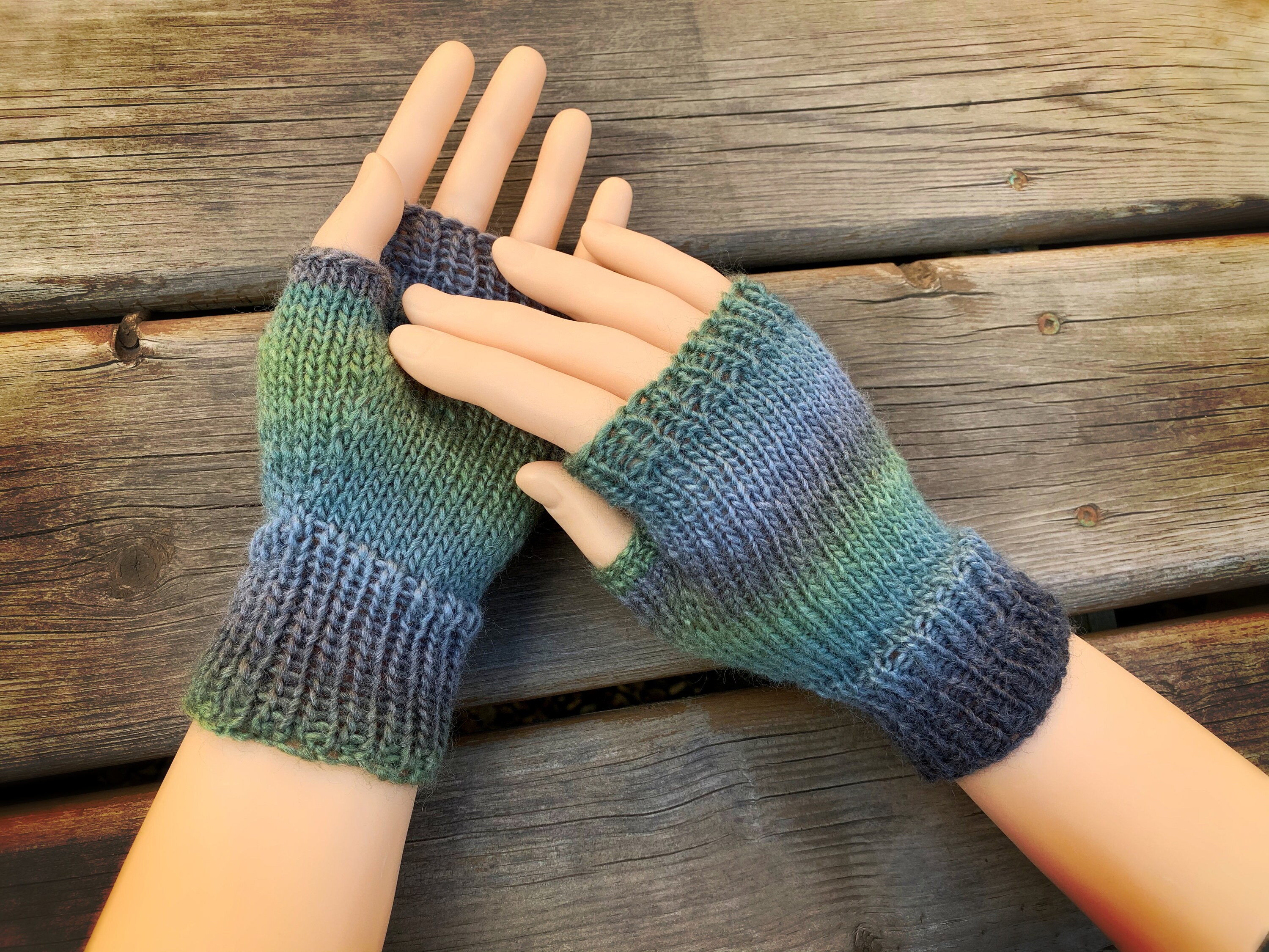 Free Knitting Pattern – Fingerless Knitted Mitts — Sew DIY
