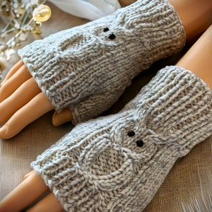 Knitting Pattern - Owl Fingerless Gloves - Cable Owls - Seamless Knit in the Round with DPN with How-to Video - Half Gloves - English Only