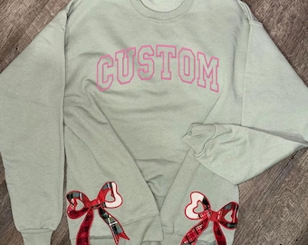 Sudadera con bordado de apliques personalizados: personalízala con tu palabra y colores.