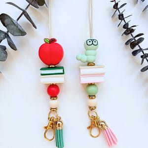 先生へのストラップ、かわいいストラップ、本の虫、先生へのプレゼント、アップルストラップ、手作りストラップ