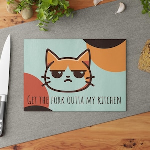 Playful Cat Glass Cutting Board: Whimsical Kitchen Decor