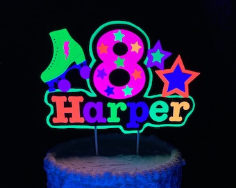 Décoration de gâteau de fête d'anniversaire en patins à roulettes, décoration de gâteau néon, décoration d'anniversaire skate Glow, prénom personnalisé pour l'âge, anniversaire d'enfant