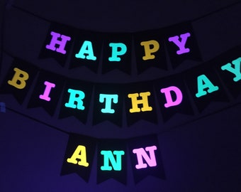 Grande bannière d'anniversaire au néon, bannière de fête de lueur, bannière de néon personnalisée, bannière de lueur personnalisée, bannière de fête douce 16 lueur, décor de fête des années 80