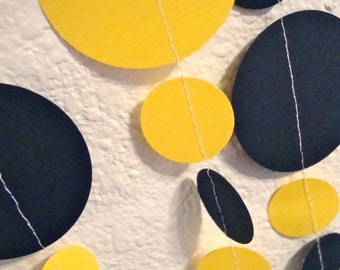 Bumble Bee Party Garland, Black and Yellow Garland, Paper Circle Garland, Bee Birthday, Bee Baby Shower Decor, Bee Birthday Decoration