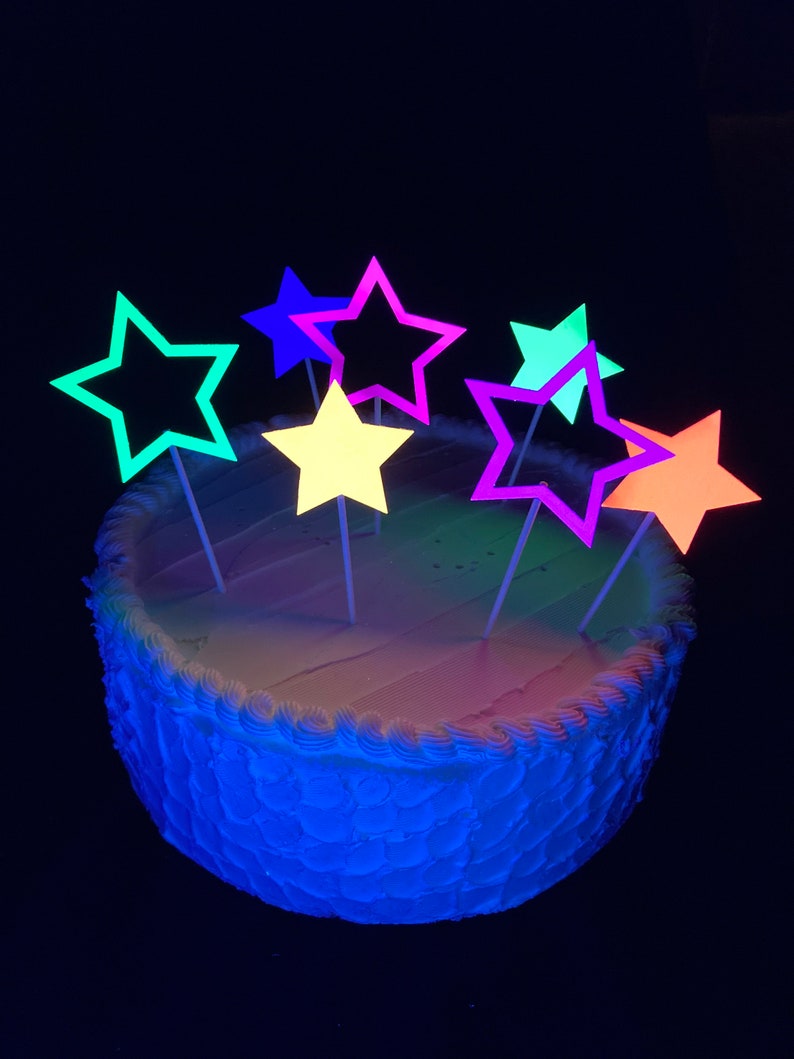 Décoration de gâteau étoile néon, Décoration de gâteau phosphorescente, Articles de fête phosphorescents, Décoration de cupcakes, Article de fête lumière noire, Étoiles réfléchissantes UV image 5