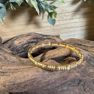 Vintage gold tone Bangle