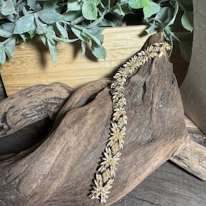 Sarah Coventry vintage Goldtone starburst floral link bracelet