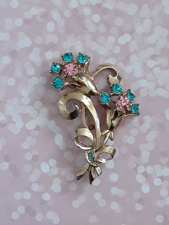 Vintage 1950's Flower Bouquet Brooch in Awesome A… - image 4