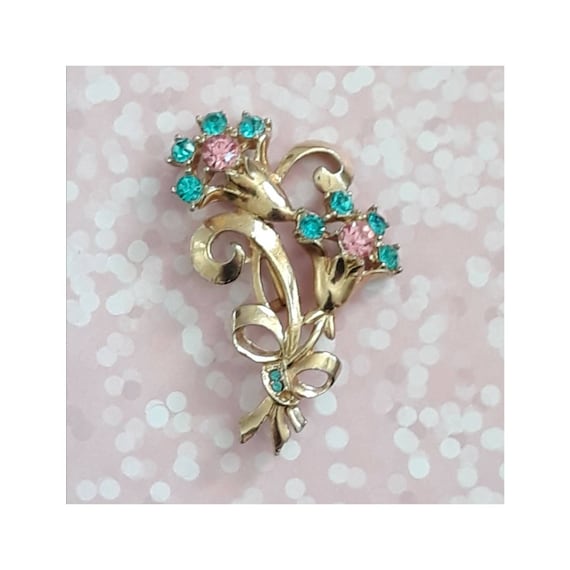 Vintage 1950's Flower Bouquet Brooch in Awesome A… - image 1