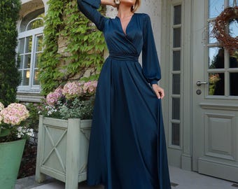 Robe portefeuille en soie vert émeraude : robe longue élégante avec ceinture