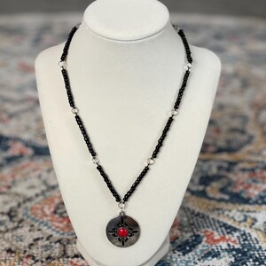 Collar de cuentas hecho a mano