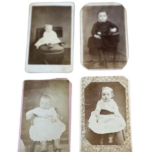 4 photographies vintage de carte de cabinet bien habiller les bébés les nourrissons 2,5 x 4 pouces