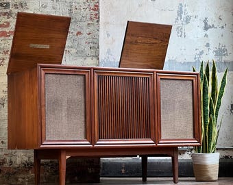 PENDING, SOLD 1960 Motorola Record Player Stereo Console