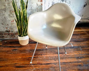 Herman Miller, Eames DAX Greige H-Base c.1960-1970