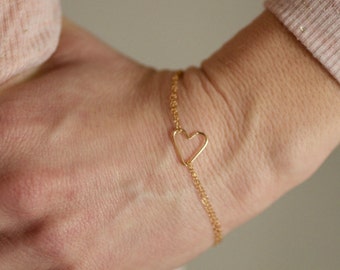 Delicate Gold Bracelet, Tiny Gold Heart Bracelet, Sideways Heart Bracelet, Delicate Gold Bracelet, Dainty Heart Bracelet, B05