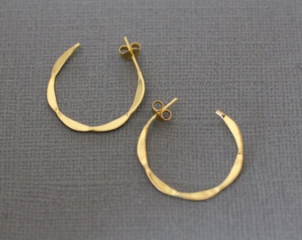 Gold Hoop Earrings, Sterling Silver Hoops, Gold Hammered Hoops, Everyday Earrings, Lightweight Hoops, Circle Hoop Earrings, E07