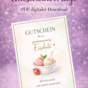 Könnte beinhalten: Eine weiße Keramik-Tasse mit schwarzem Henkel und dem Text "But First, Coffee" in fetter, schwarzer Schrift. Die Tasse steht vor einem verschwommenen Hintergrund, der ihr klares Design hervorhebt.