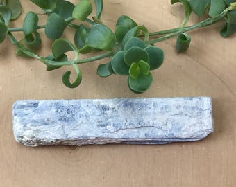 Large Raw Blue Kyanite Healing Crystal - Rocks and Mineral Specimen - Chakra Crystal - Bohemian Decor - Home Altar - Blue Kyanite Blade