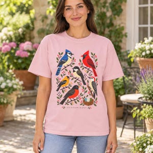Camiseta para observadores de aves - Pájaros del jardín, camiseta colorida con estampado de aves de jardín, regalo para amantes de la naturaleza imagen 15