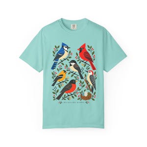 Camiseta para observadores de aves - Pájaros del jardín, camiseta colorida con estampado de aves de jardín, regalo para amantes de la naturaleza imagen 10