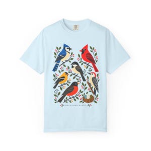 Camiseta para observadores de aves - Pájaros del jardín, camiseta colorida con estampado de aves de jardín, regalo para amantes de la naturaleza imagen 6