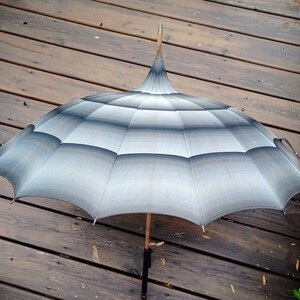 Antique Silk Pagoda Parasol Sunshade Umbrella with bakelite handle - ombre silk