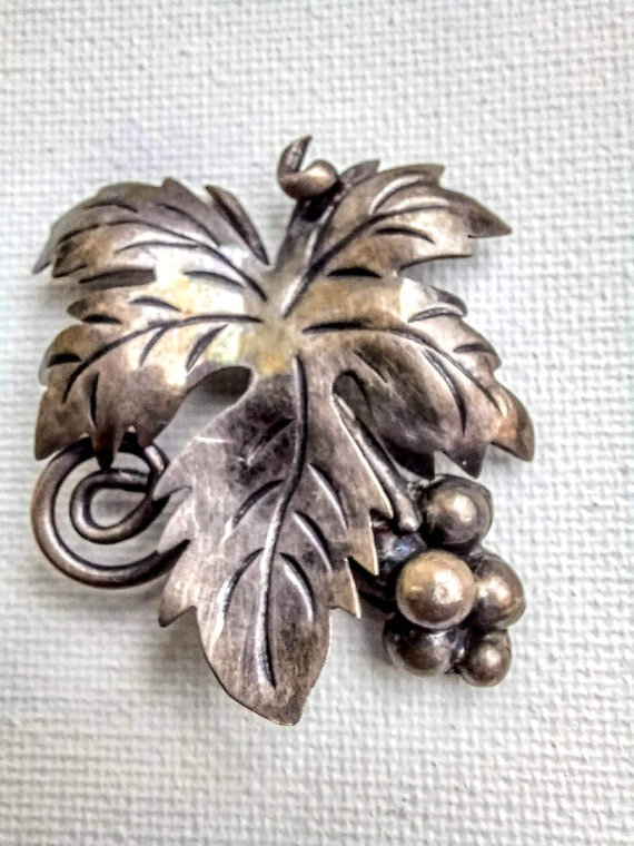 Grape Cluster Brooch - Wine - Vintage Taxco - Ste… - image 1