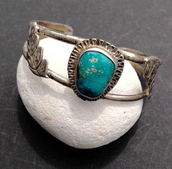 Leaf Flank Vintage Native American Navajo Turquoise Sterling Silver Bracelet Old Leaf Flank Vintage Native American Navajo Turquoise Sterling Silver Bracelet Old