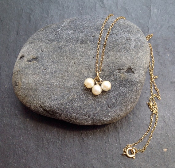 3 Pearl Pendant Necklace with 12 kt gold filled c… - image 1