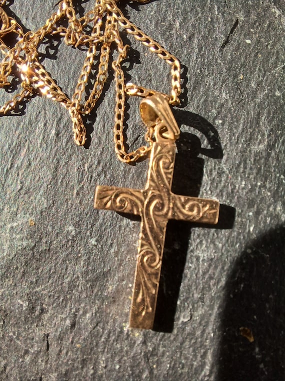 Vintage 10 kt gold Cross and Chain - petite - image 1