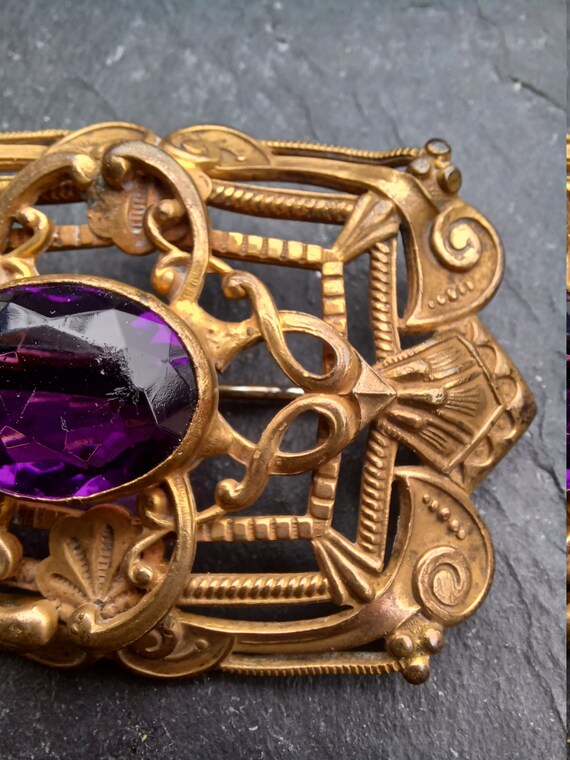 Large Art Nouveau Brooch with purple stone - gilt… - image 3