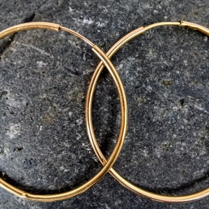 Vintage Solid 14 kt Yellow Gold Hoop Earrings