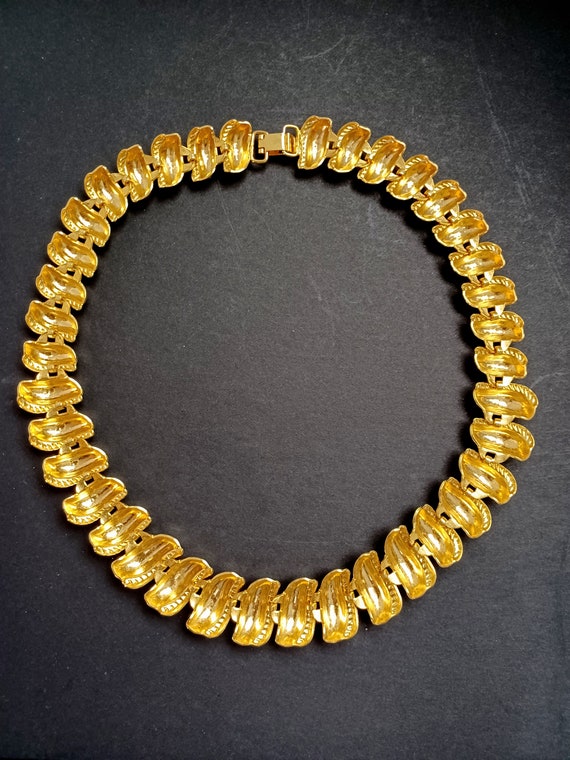 Vintage 1980s costume jewelry gold collar necklac… - image 2