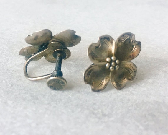Dogwood flower sterling silver Nye earrings - image 4