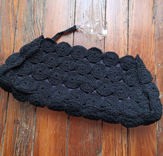 Vintage crochet purse with carved lucite handle- … - image 3