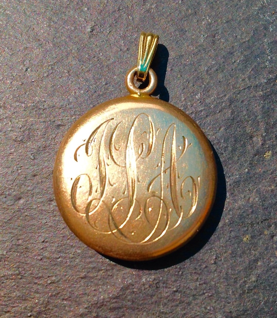 Antique Victorian monogram locket - 1/4K shell go… - image 1