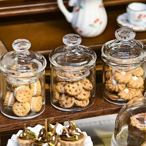 Biscotti in miniatura in barattoli di vetro per bambole: cibo in argilla polimerica in scala 1/6