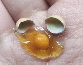 Miniature Realistic Cracked Egg for Dolls: 1/6 Scale Polymer Clay Food