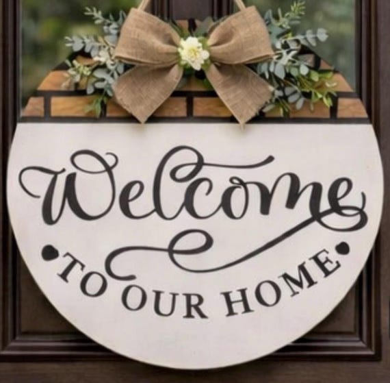 Round Farmhouse Welcome Door Hanger | Rustic Wood Porch Decor Sign